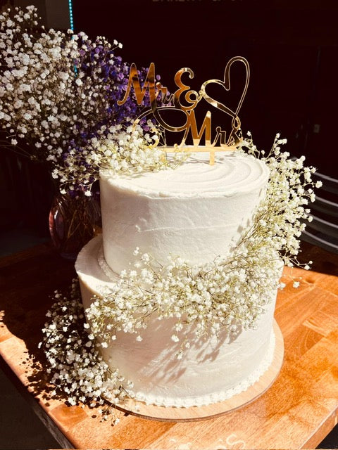 Babys Breath Wedding Cake w Topper