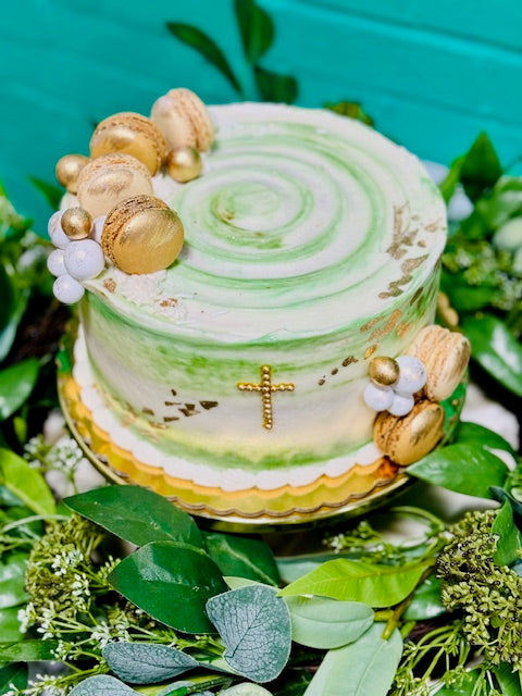 Baptism & First Communion Cake – Cream Buttercream with Gold Cross & custom Macarons