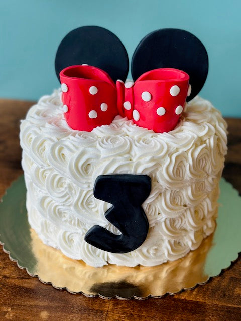 Minnie Mouse White Cake