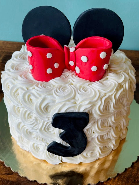 Minnie Mouse White Cake