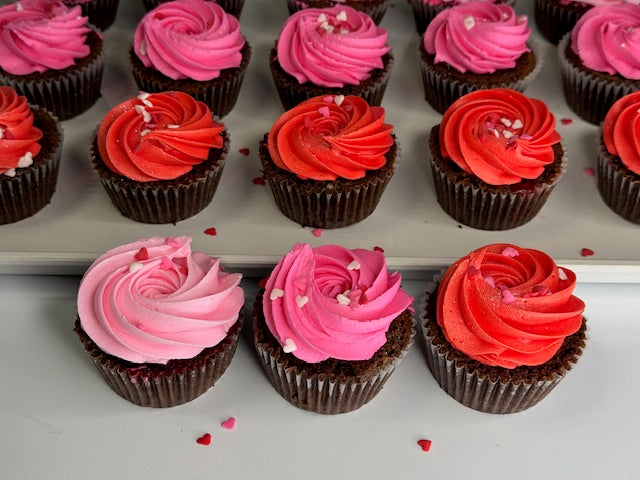 Valentine's Day Chocolate & Strawberry Cupcakes